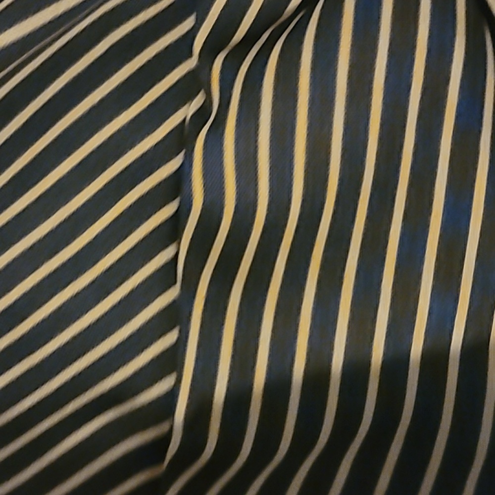 Blouse - Picture 2 of 3